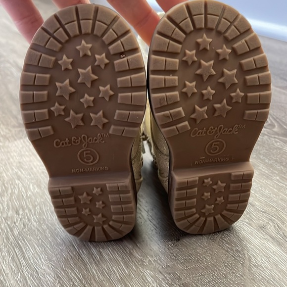 Cat and Jack Sparkle boots size 5 - Picture 5 of 6